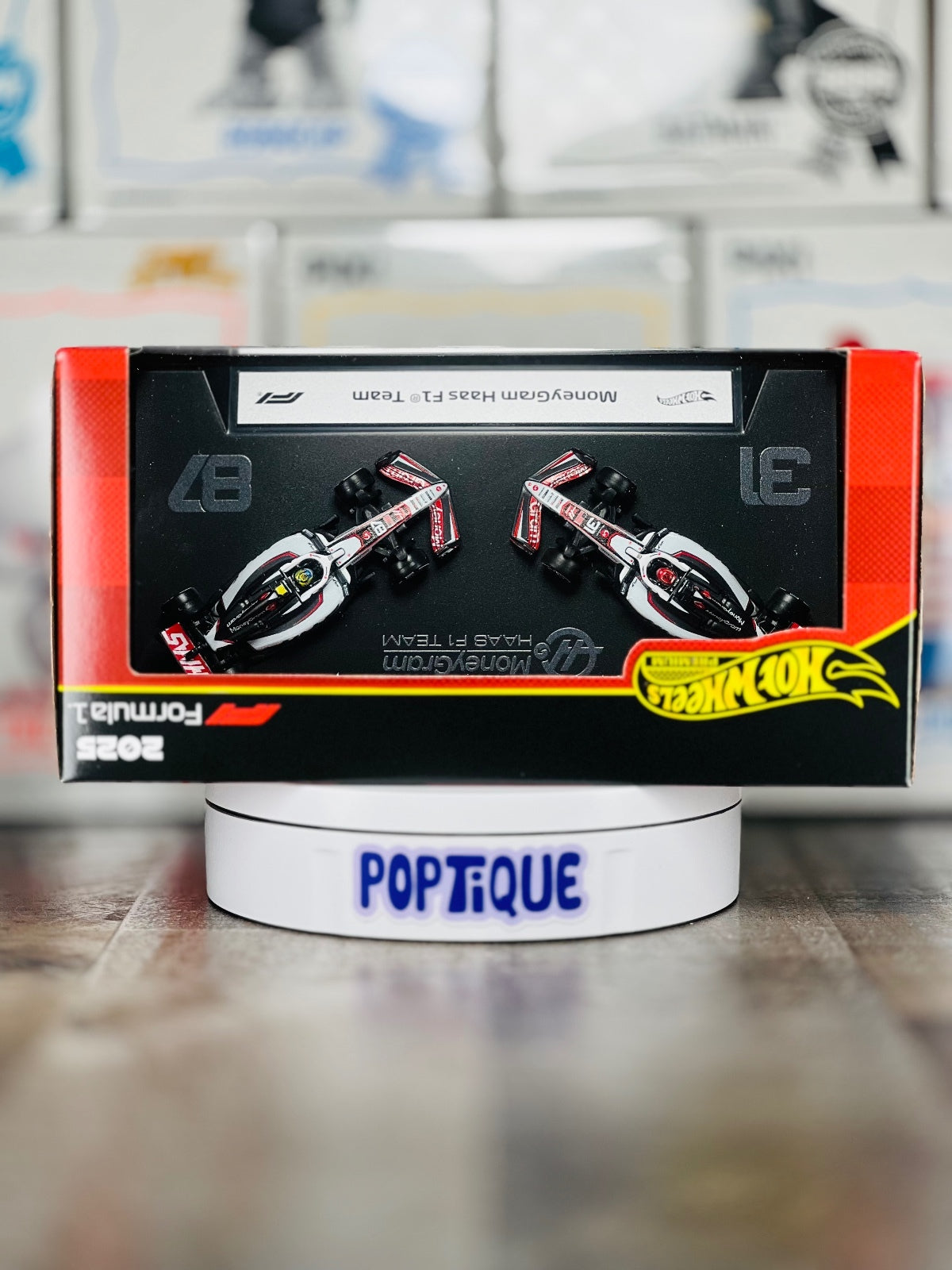 Hot Wheels Formula 1 Haas Team 2-Pack Premium 1:64 Vehicle